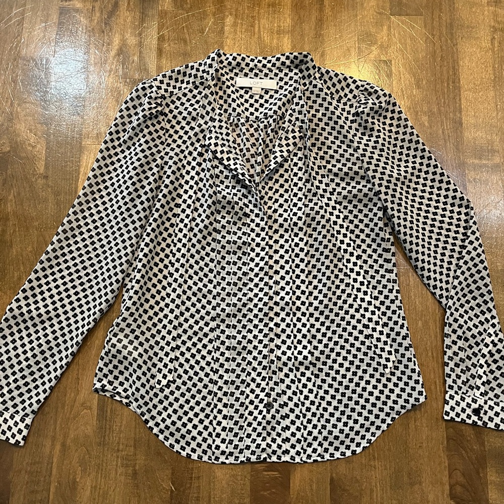 LOFT Black and White tie placket Buttoned Blouse